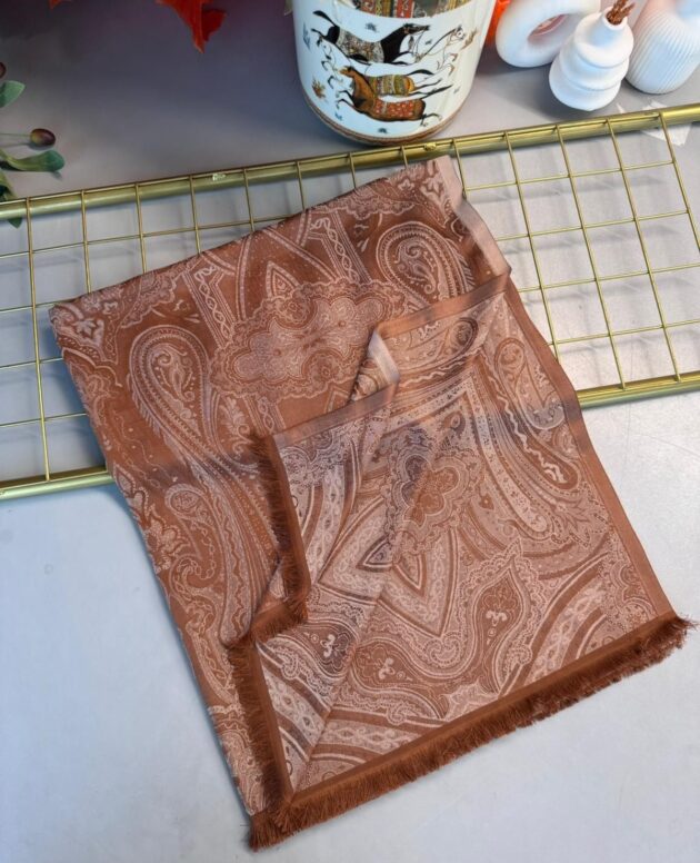 Milano Kendinden Dokulu Çift Taraflı İpek Şal - 8963 - Karamel