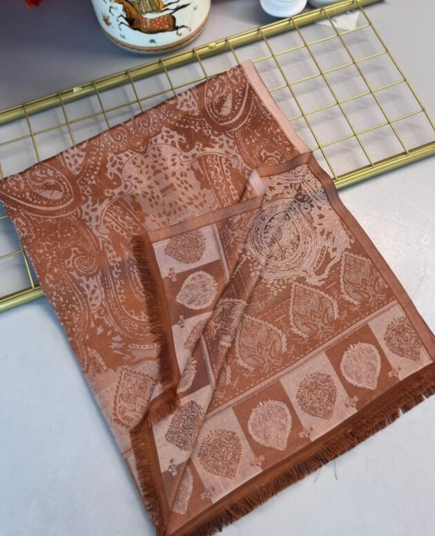 Bella Kendinden Dokulu Çift Taraflı İpek Şal - 4598 - Kahve