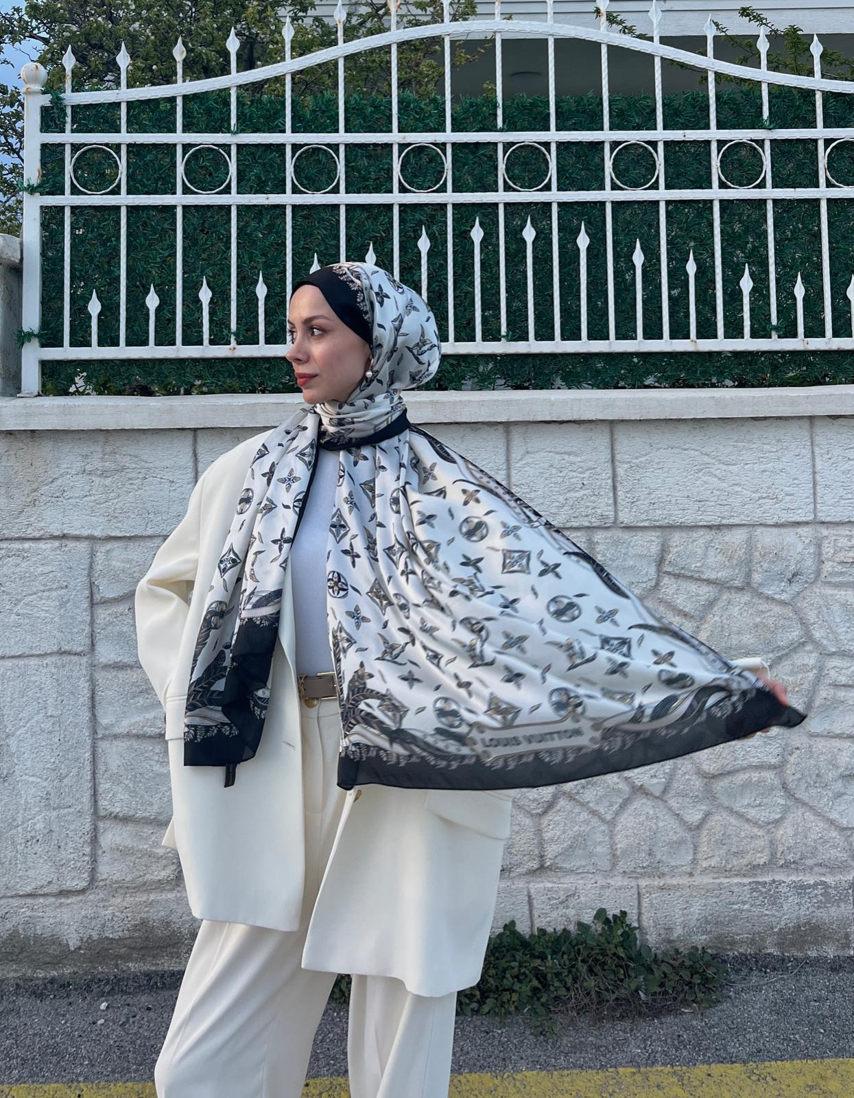 LV Desenli İthal Vual İpek- ekru siyah