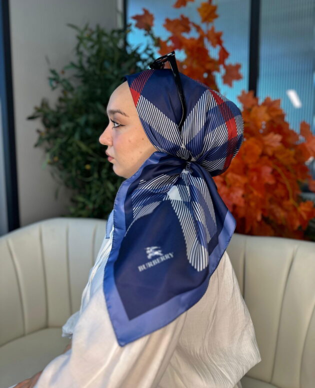 Burberry Kare Desen Vual İpek Eşarp-8682626-İndigo