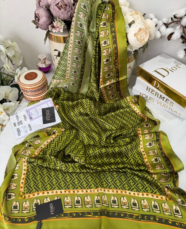 Fendi Çift Taraflı Vual İpek Şal 11143 - Lime