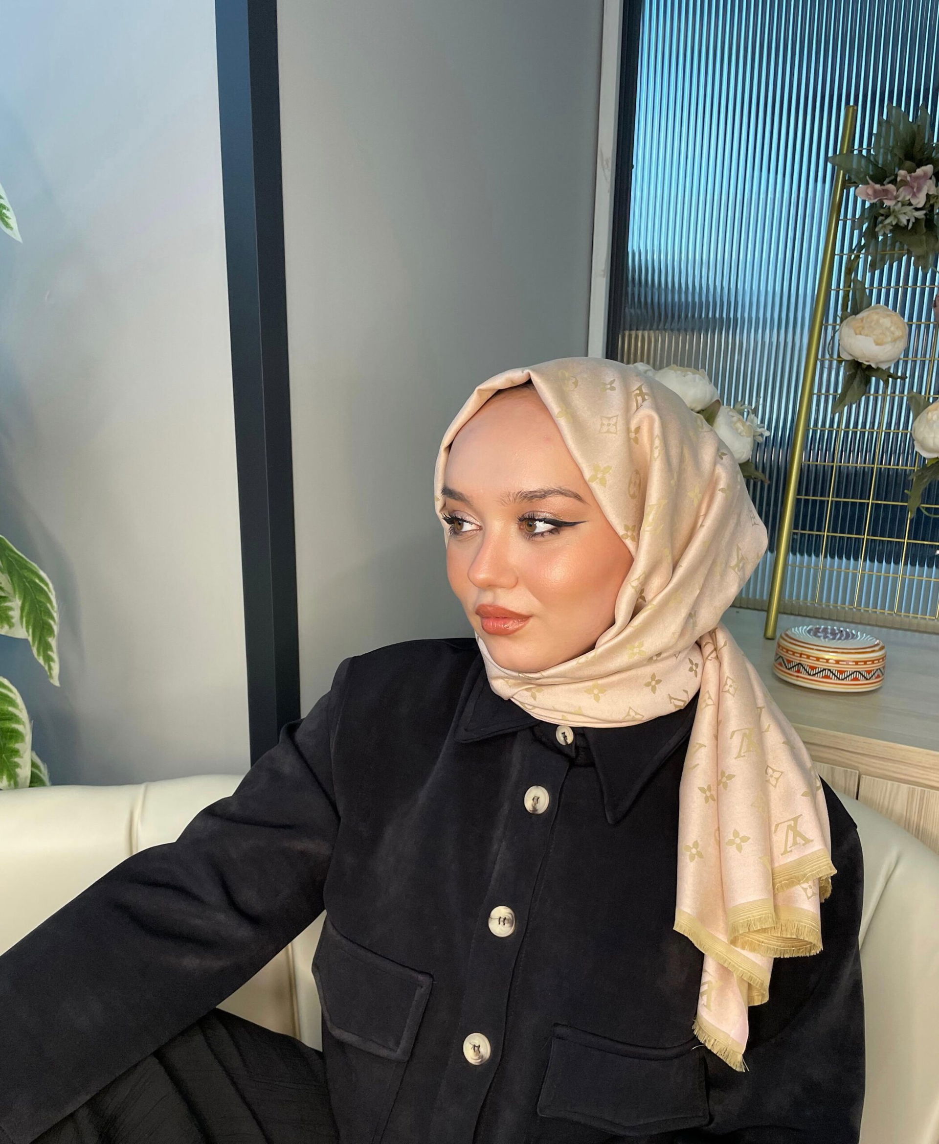 Lv Desenli İpek Kaşmir Çift Taraflı Şal - Pudra - Görsel 2